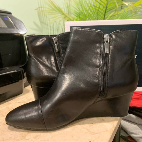 Circa Joan David Luxe Booties - Picture 3 of 7